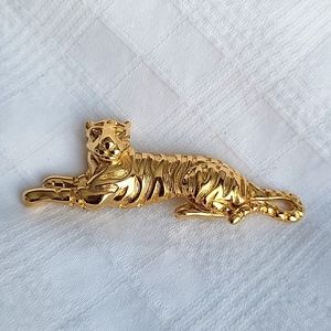 Gold tiger brooch